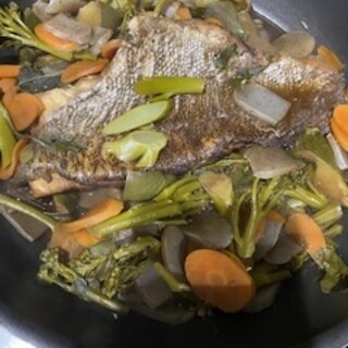 ピーマンたっぷり魚と野菜の煮込み